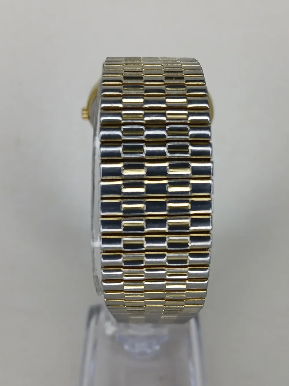 Citizen Quartz Men's Vintage Gold Tone Day Date Watch 6100-S20269 Stretch Band